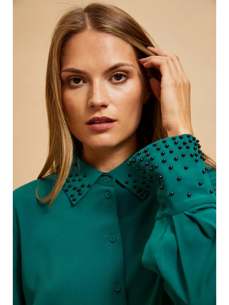 Moodo Srajca okrašena z biseri Moodo