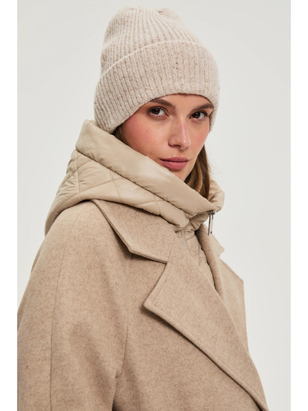 Moodo Pletena kapa peščene barve Moodo