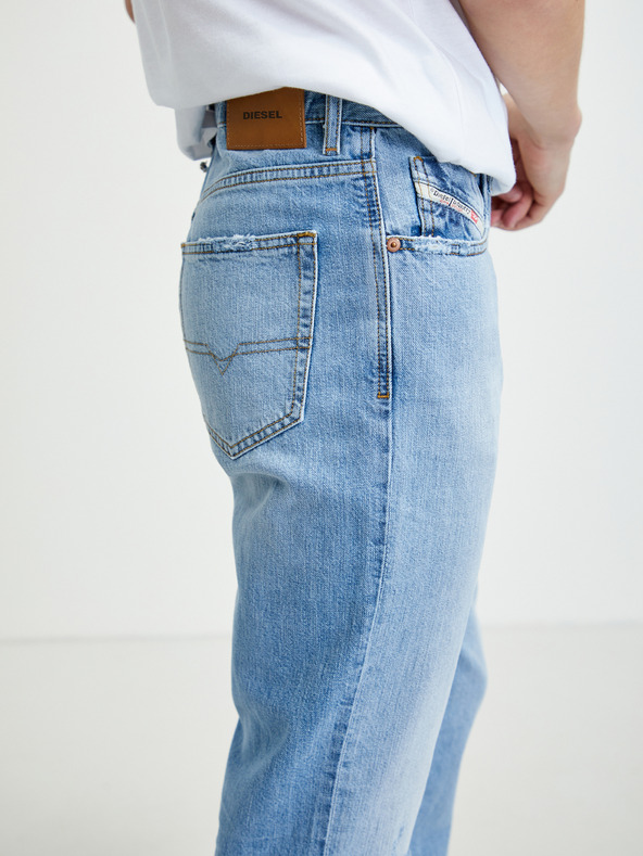 Diesel Svetlomodre moške strgane kavbojke skinny fit Diesel Mharky