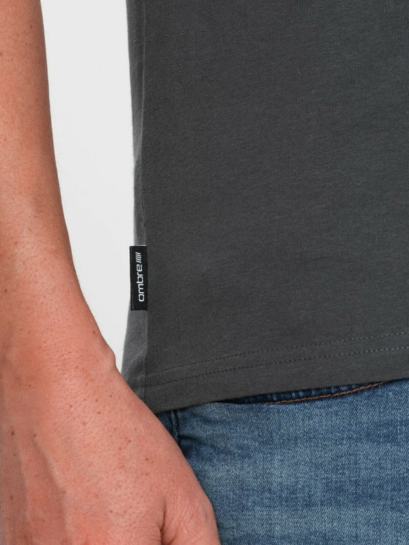 Ombre Clothing Temno siva moška osnovna majica z v-izrezom Ombre Clothing