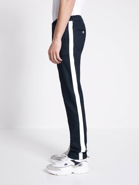 Celio Temno modre moške kavbojke ozkega kroja s črto Celio C25