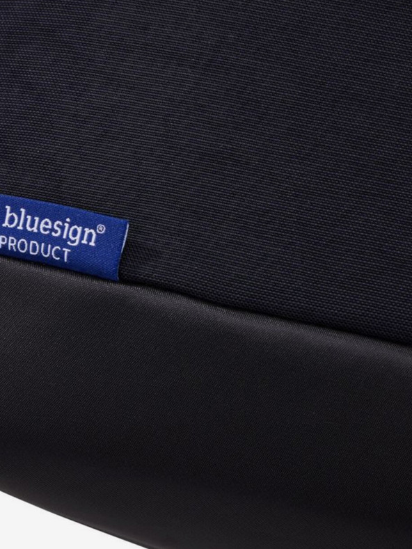 Thule Črna 14-litrska torba Thule Paramount za čez ramo