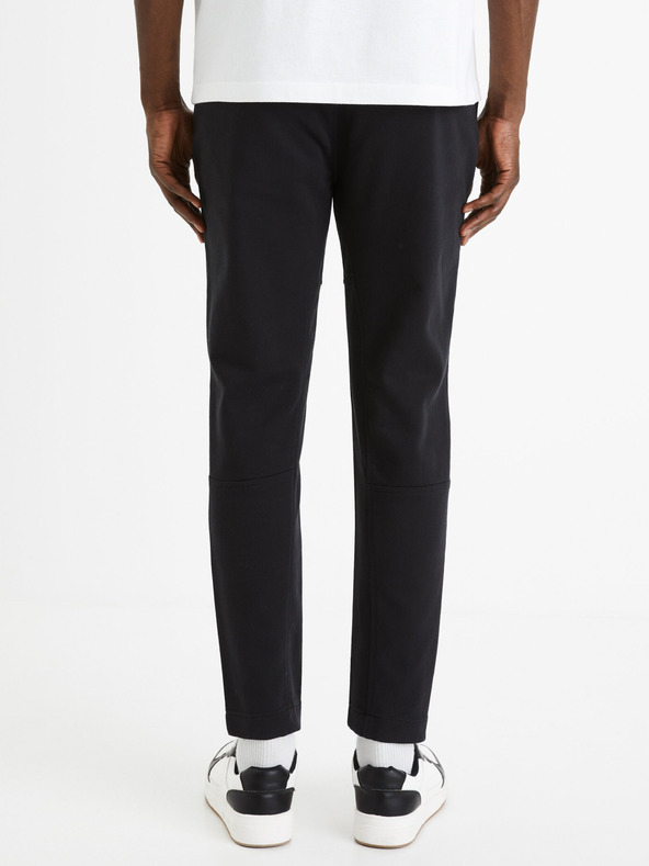 Celio Črne moške hlače s krojenim robom Celio Fodamso