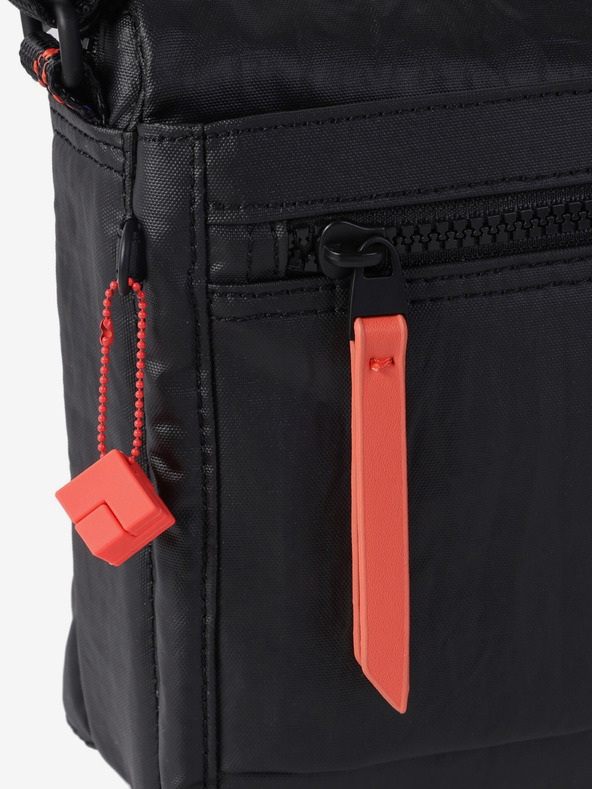 Hedgren Črna Ženska torba Hedgren Eye M Bag Creased Black/Coral