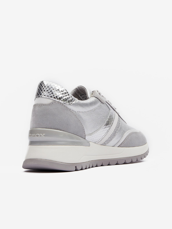 Geox Srebrni ženski čevlji Geox Desya