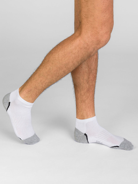 DIM Komplet treh moških športnih nogavic v beli barvi Dim SPORT IN-SHOE 3x