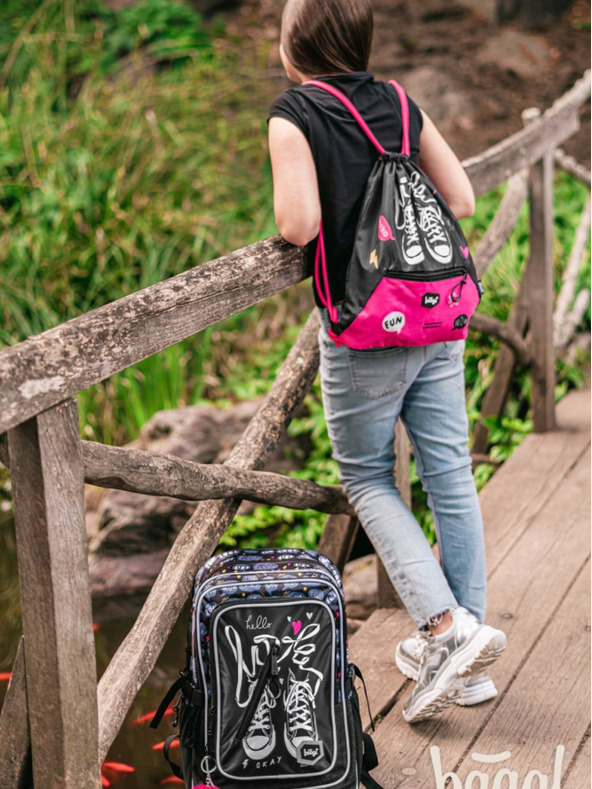 BAAGL  Črna torba z žepom za superge Baagl