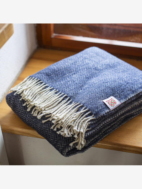 Balkanova Volnena odeja Elma IV - mornarsko modra