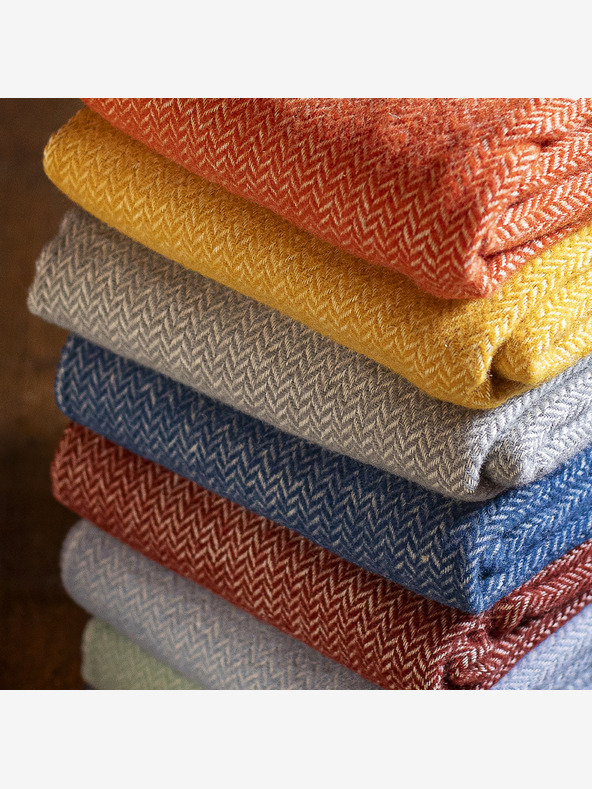 Balkanova Volnena odeja Elma IV - mornarsko modra