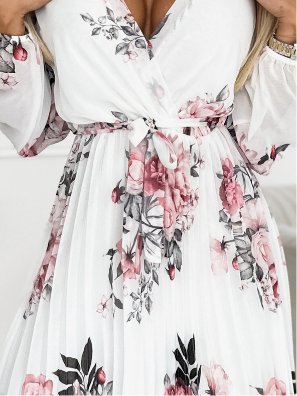 numoco Plisirana obleka z dekoltejem, dolgimi rokavi in pasom - bela z vrtnicami Numoco YSABELv