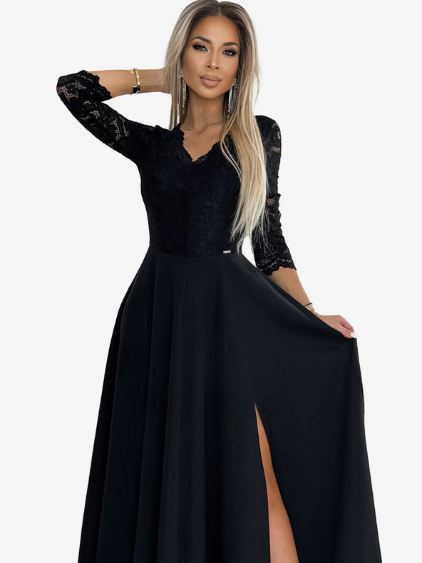 numoco Čipkasta, elegantna dolga obleka z izrezom in razporkom na nogah - črna Numoco AMBER