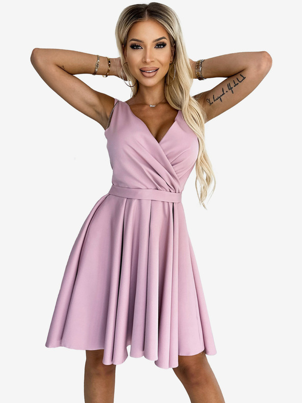 numoco Obleka z daljšim hrbtom, izrezom in pasom - umazano rožnata Numoco MAYA