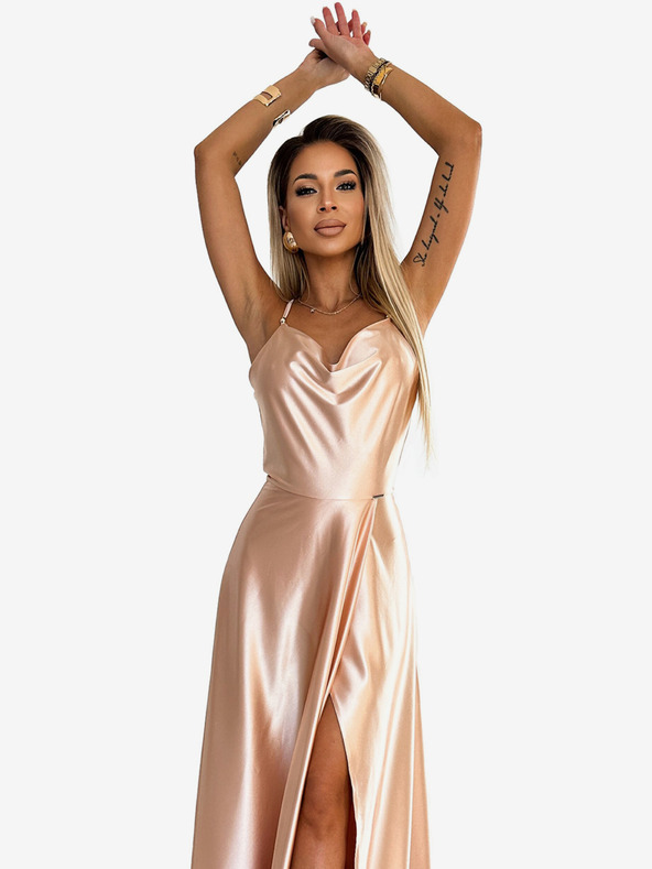 numoco Satenasta dolga obleka z ekskluzivnim izrezom na hrbtu - zlata Numoco PERLA