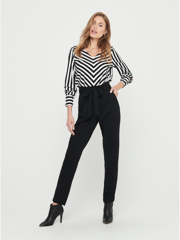 Jacqueline de Yong Črne hlače JDY Tanja s kravato