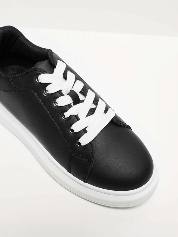 Moodo Črne ženske usnjene superge Moodo