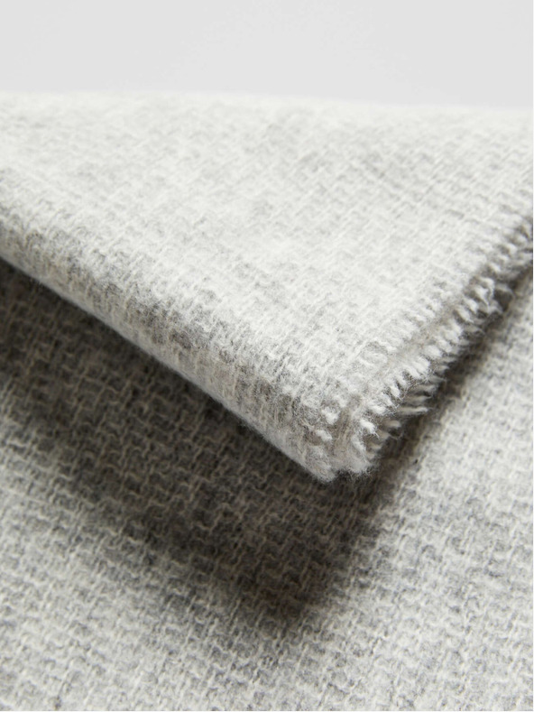 Moodo Enostaven šal z robovi