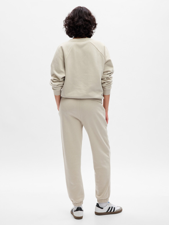 GAP Trenirka v slogu boyfriend GAP