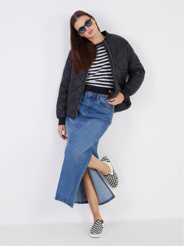 ONLY Belo-črni črtasti ženski pulover ONLY Piumo