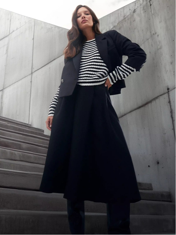 Moodo Črna ženska kratka jopica Moodo