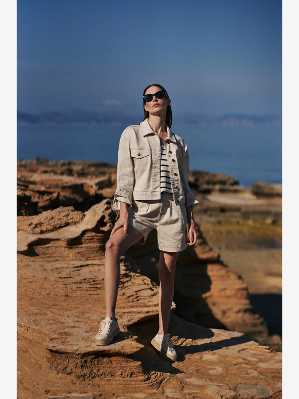 Moodo Bež ženske kratke hlače Moodo