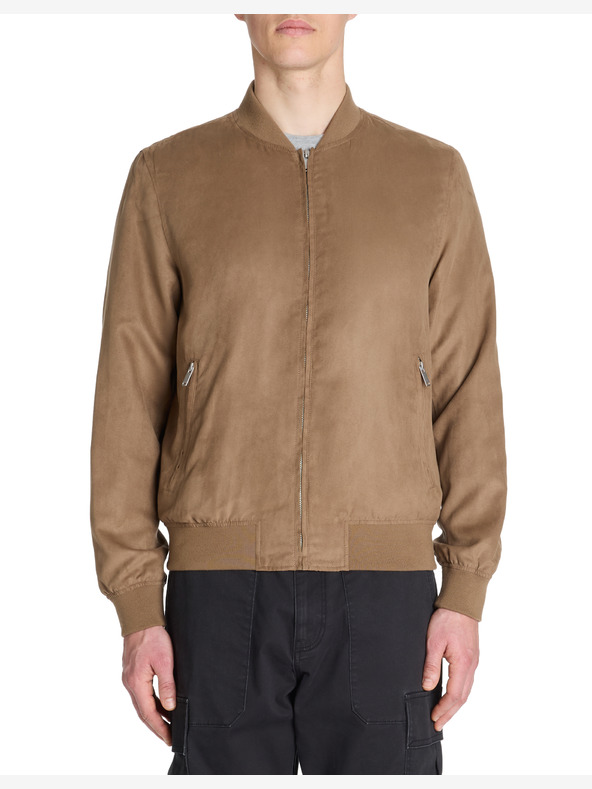 Celio Jakna Lusuedelit