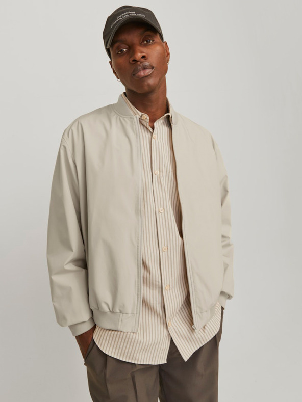 Jack & Jones Jack & Jones JJECHARGE Moška jakna z naramnicami v bež barvi
