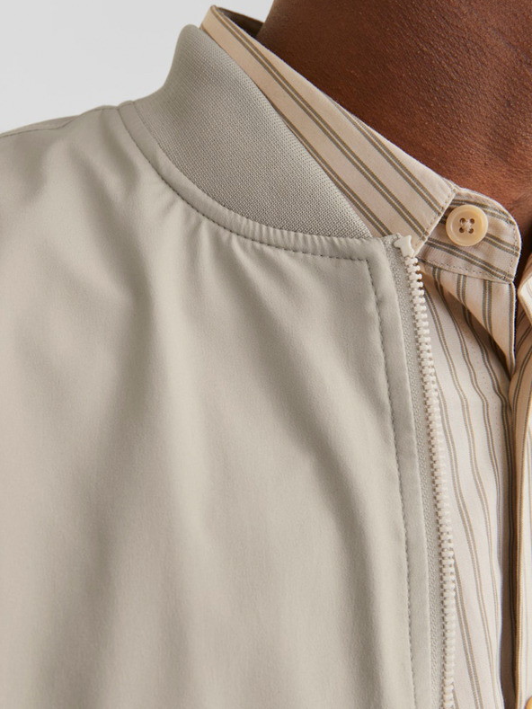 Jack & Jones Jack & Jones JJECHARGE Moška jakna z naramnicami v bež barvi