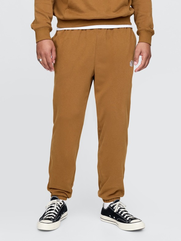 GAP Superge z logotipom GAP