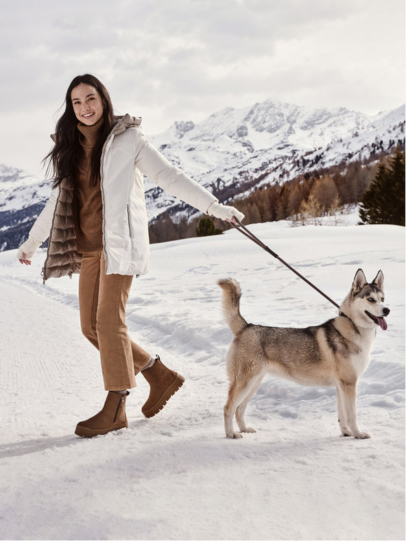 Geox Rjavi ženski gležnjarji Geox Spherica Ec7.1 Abx