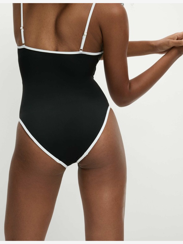 Marks & Spencer Plavke s kontrastno obrobo in kvadratnim izrezom Marks & Spencer črne barve