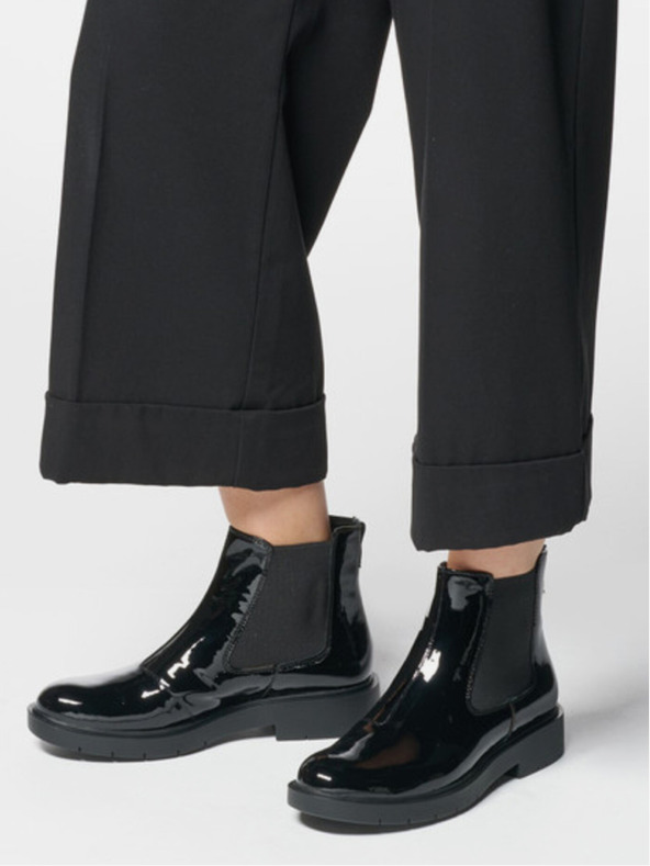 Geox Črni ženski gležnjarji Geox Spherica Ec1