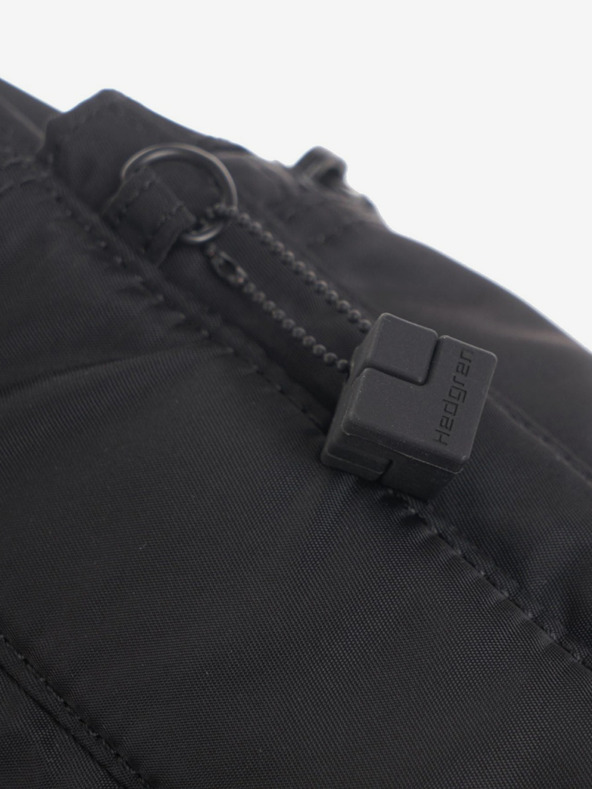 Hedgren Črna ženska torbica s križem Hedgren Eye M