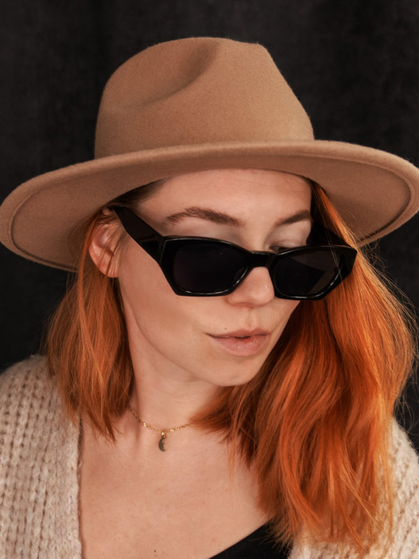 VEYREY VeyRey Sončna očala z mačjimi očmi Yraya črna