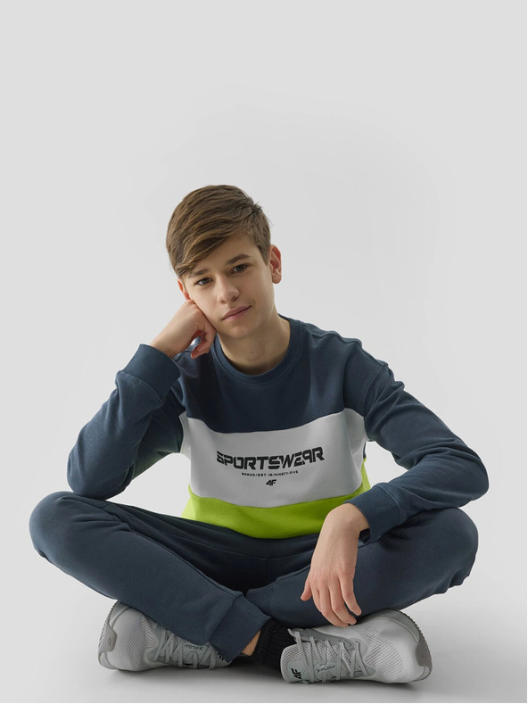 4F Fantovska majica brez zapenjanja in brez kapuce 4F