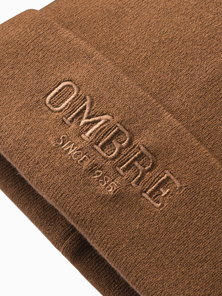 Ombre Clothing Moška pletena kapa z izvezenim napisom Ombre Clothing