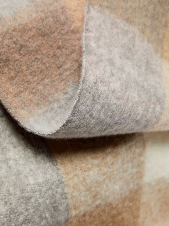 Moodo Topel šal z nežnim vzorcem