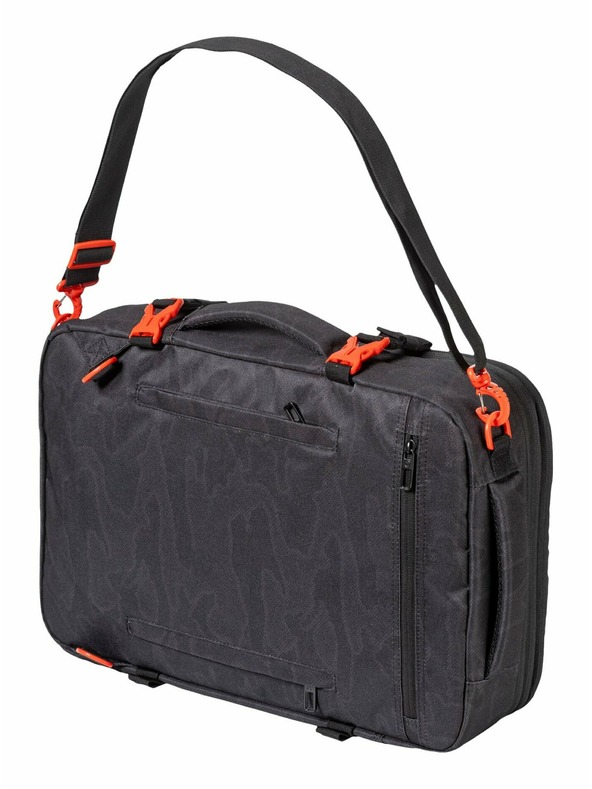 Meatfly Meatfly nahrbtnik Riley Morph Black 28 L | Črna | Prostornina 28 L