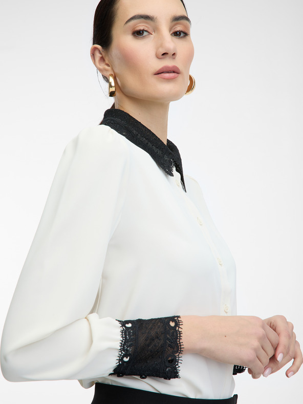 Orsay Krem ženska srajca s kontrastnim ovratnikom ORSAY