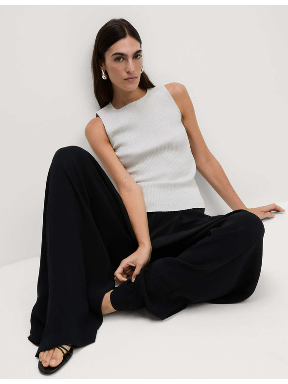 Marks & Spencer Skrajšan metalični rebrasti telovnik z ovratником Marks & Spencer srebrna