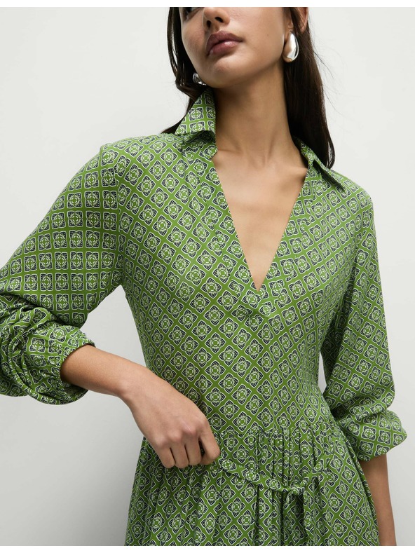 Marks & Spencer Potiskana midi srajčna obleka z V-izrezom Marks & Spencer zelena