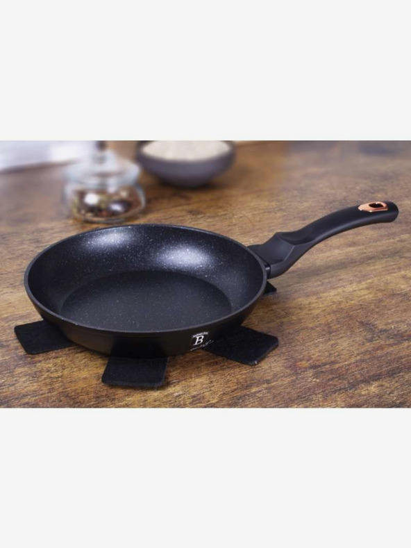 Berlingerhaus Ponev za peko na žaru z marmornato površino 28 cm Black Rose Collection BERLINGERHAUS