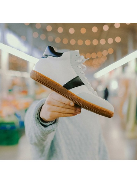BOTAS *** Moški usnjeni čevlji / superge črno-beli Botas