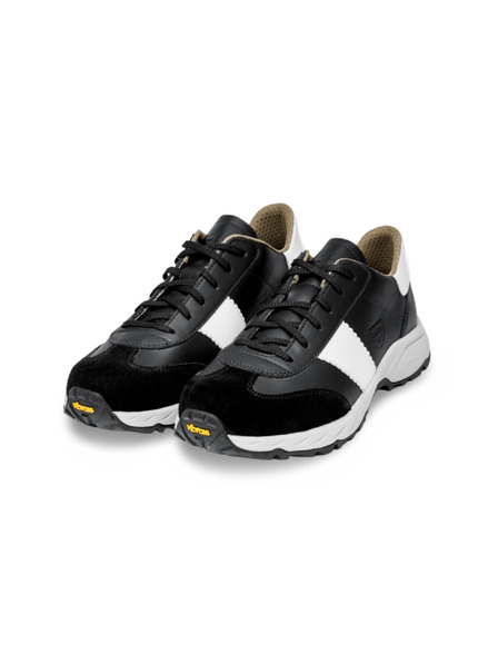 BOTAS *** Ženske usnjene zunaj-notranje superge / čevlji črno-beli Botas Nordic Black