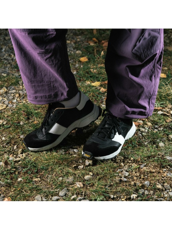 BOTAS *** Ženske usnjene zunaj-notranje superge / čevlji črno-beli Botas Nordic Black