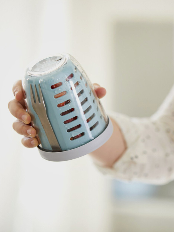 Mepal Roza škatlica za prigrizke s cedilom Mepal Ellipse 600 ml