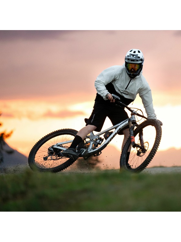 Horsefeathers Kolesarske hlače Venture - črne HORSEFEATHERS