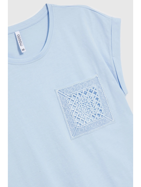 Moodo Svetlo moder bombažen top z žepom