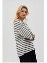 Moodo Črtasto belo-črno ohlapno majico