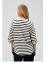 Moodo Črtasto belo-črno ohlapno majico