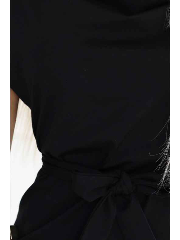 numoco Črne obleke z asimetrično krilo in pasom